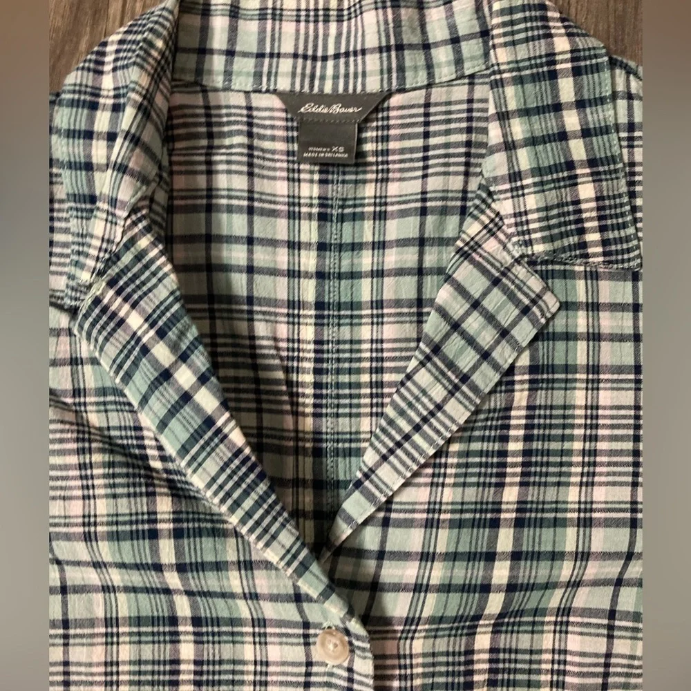 Eddie Bauer Women’s XS Button Down Shirt - Picture 2 of 5